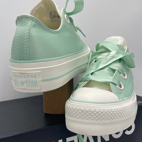 Converse WMNS CTAS LIFT OX
STICKY ALOE/EGRET/EGRET A10300C Platforms Sneakers - Picture 9 of 16